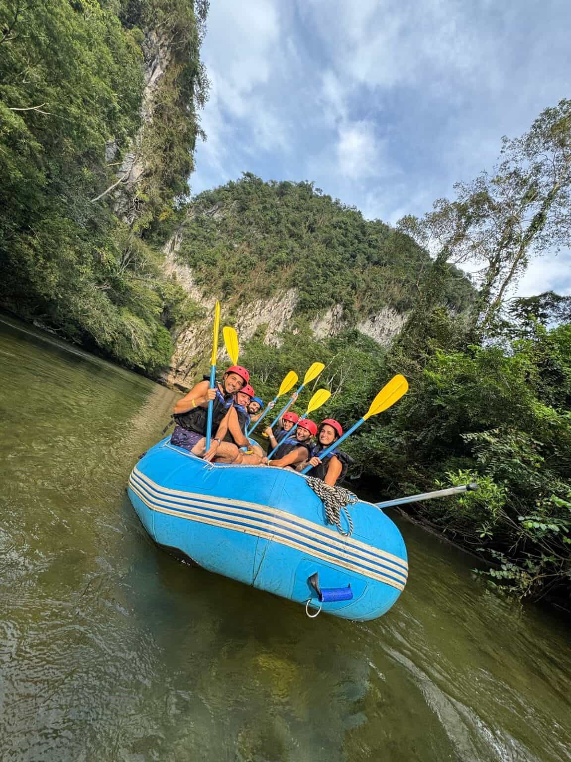 Rafting y Aventura en el Cañón del Río Claro ~ Tour de Día Completo desde Medellín