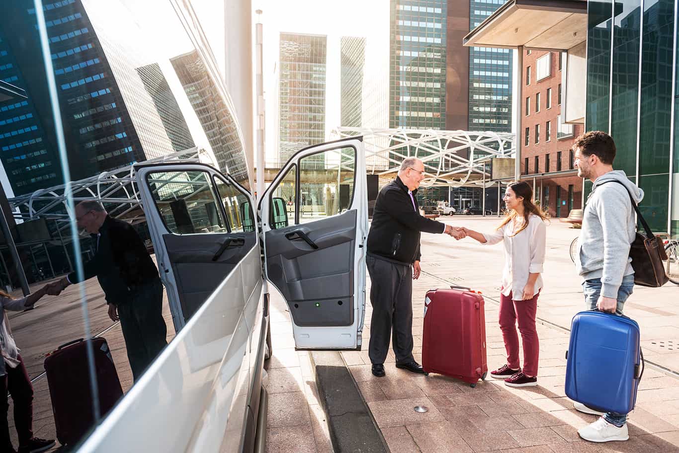 Private transfer between Pattaya hotel and Bangkok hotel (Optional return trip)