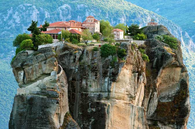 2 Day Private Tour of Meteora & Thermopylae From Athens - Overnight At Kalambaka or Kastraki
