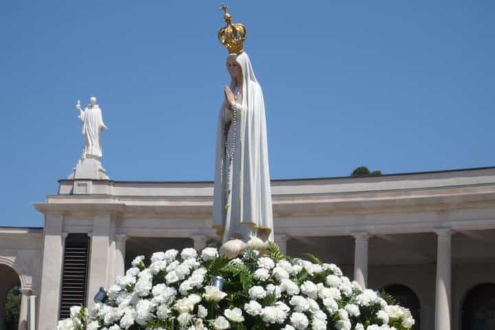 Fatima Sanctuary and Pastorinhos Village Private Tour From Porto 