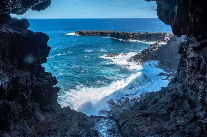 Full Day Private Trek: Discovering the North Coast of Rapa Nui