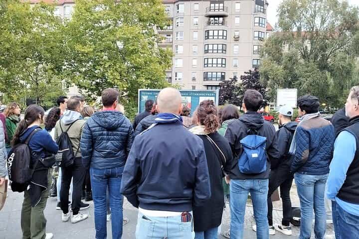 Private Walk up to 6 Person with Berlin Tour Guides(Din EN 15565)