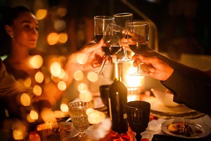 All Inclusive 3 hours Romantic Dinner in 43' Yacht Azimut