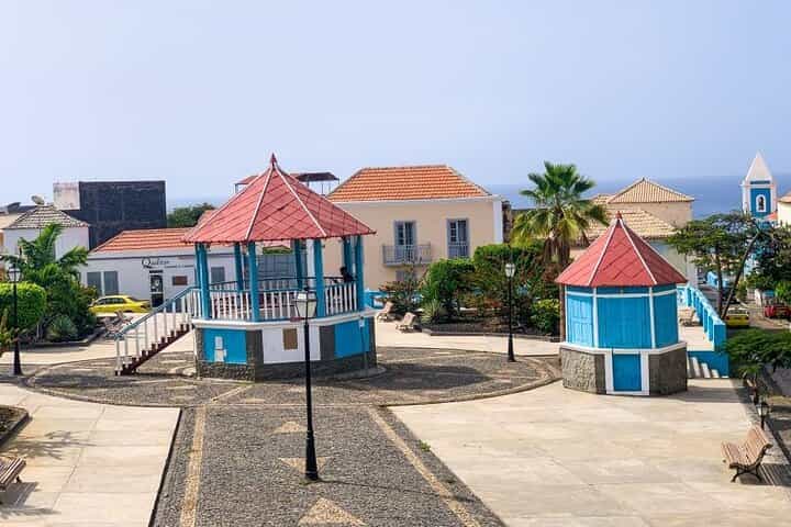 São Filipe Walking Tour of Historic Center and Market 