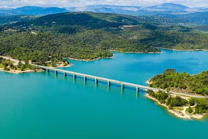 Provencal Countryside, Medieval Village & Lake Private Tour