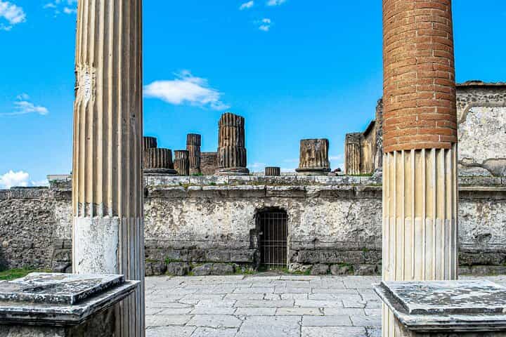Pompeii with an Archaeologist Shared / Private Tour from Sorrento