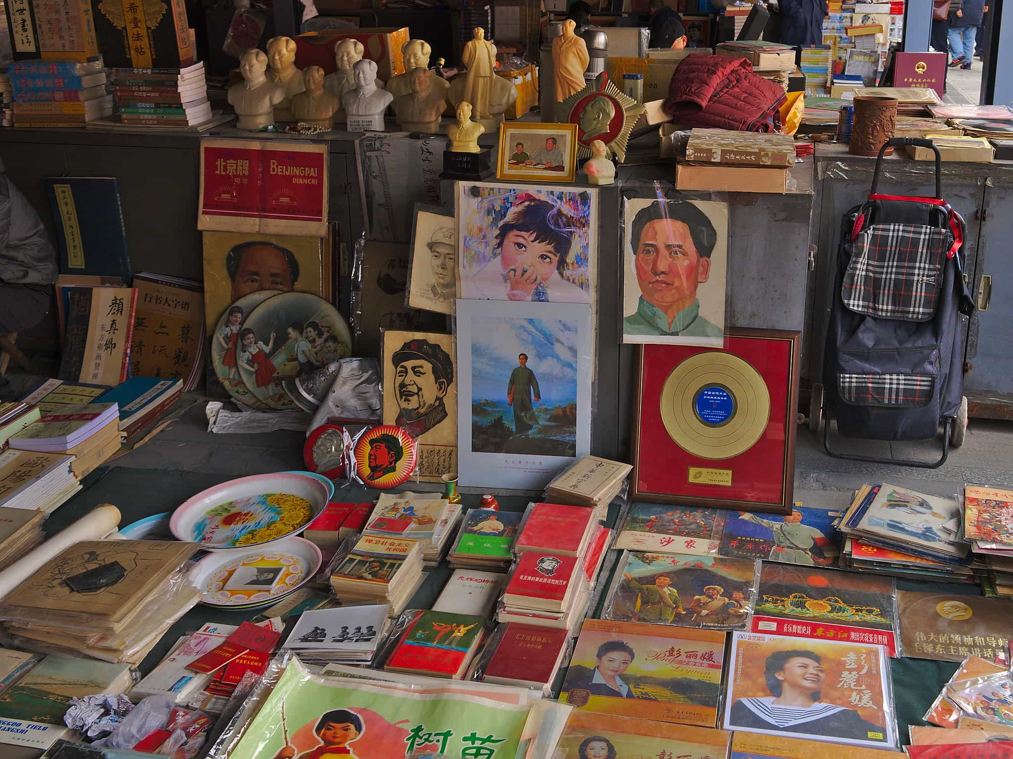 Distinctive Market Tour with Shaomai Lunch and Full Massage