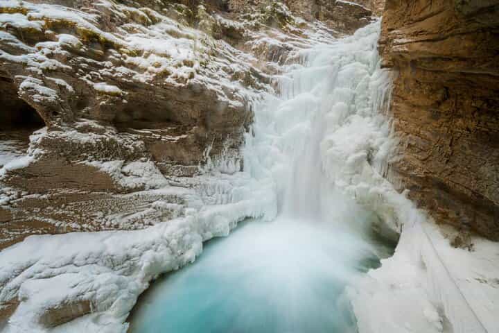 Lake Louise Johnston Canyon Icewalk Banff Town tour from Calgary