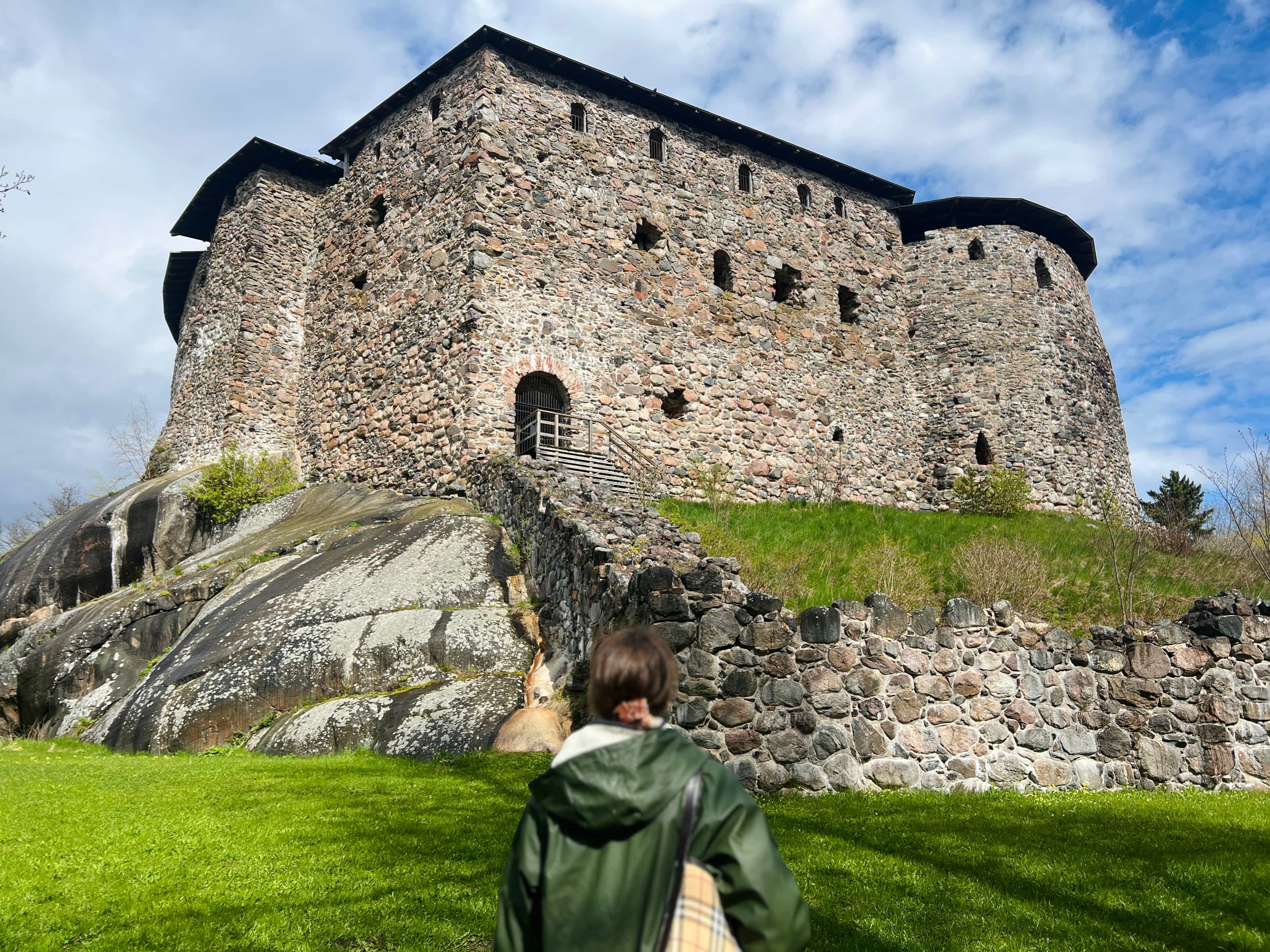 Stones & Slices: Explore Raasepori Castle Ruins & Ekenäs Old Town with Pizza Tasting