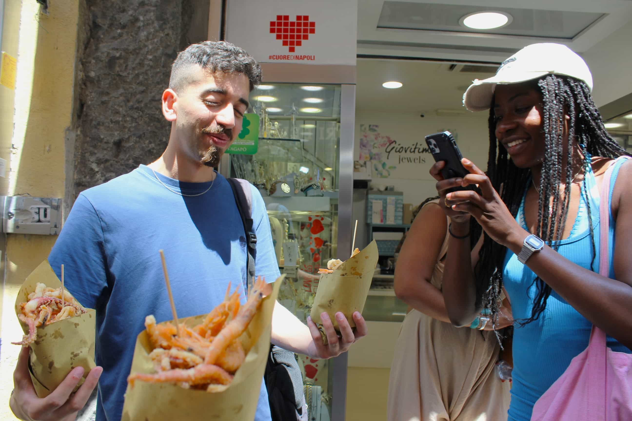 Private Naples Street Food Tour with Meal in 6 Food Stops