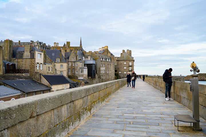 2 Days Trip to Mont-Saint-Michel & Saint-Malo Hotel Pick up