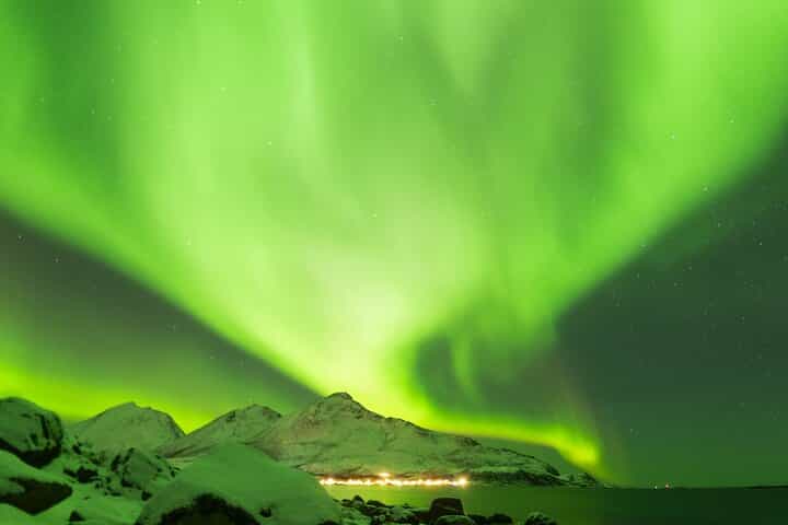 Tromsø: Ørnfløya Snowshoe Hike with free photo and meal