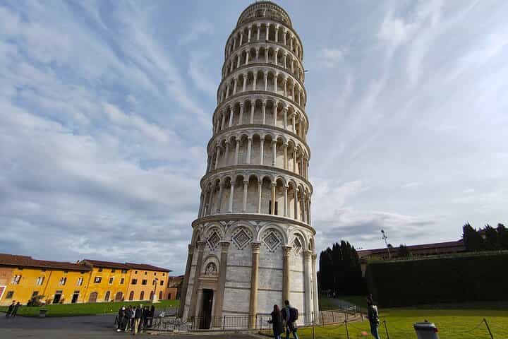  Explore the Iconic Leaning Tower of Pisa and Piazza dei Miracoli
