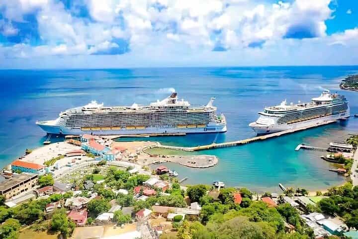 Best of Roatán chocolate factory & Brady's key beach day pass 