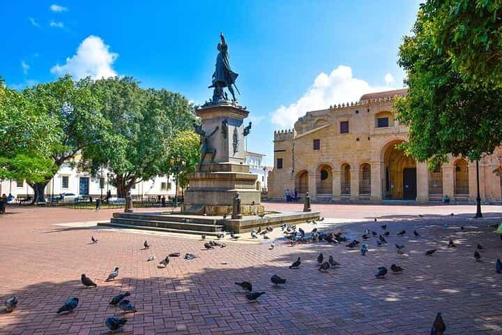 Private Santo Domingo City Tour: Los Tres Ojos and More