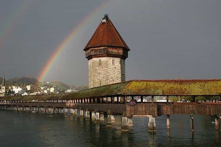 Private Classic Lucerne Walk with Hotel pick-up