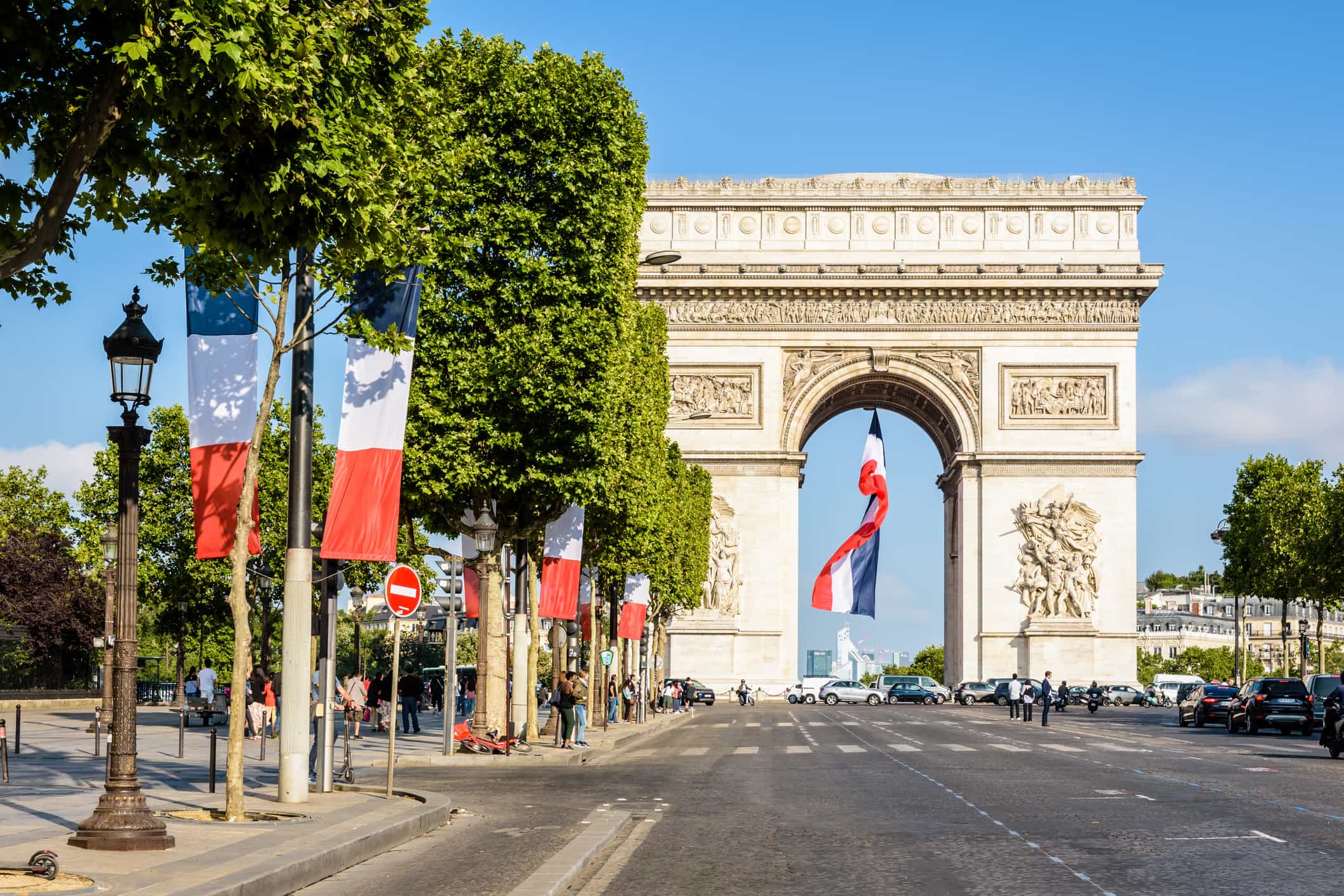 PRIVATE PARIS CITY TOUR half day -  Licensed Driver-Guide No inside guided visit Pick-up & drop off included