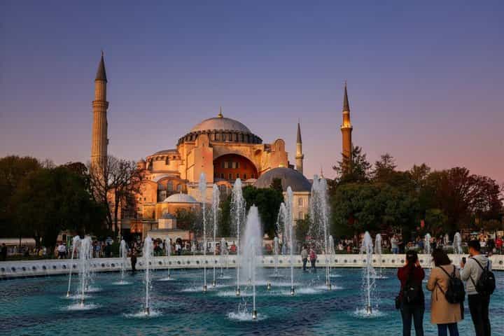 Istanbul Evening Walking Tour: Blue Mosque, Hagia Sophia