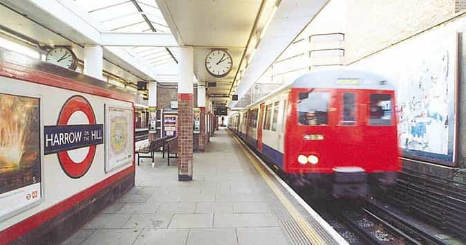 Private One Way or Round Trip Transfer: Heathrow Airport to Harrow