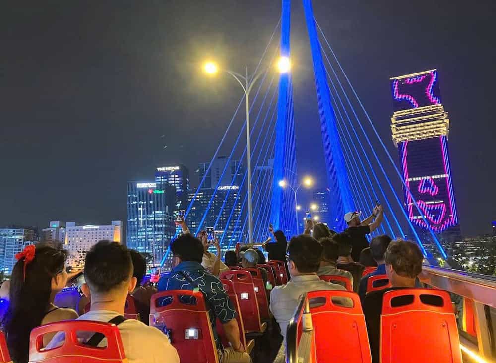 Sai Gon city tour on double deckers bus and Dinner Cruise
