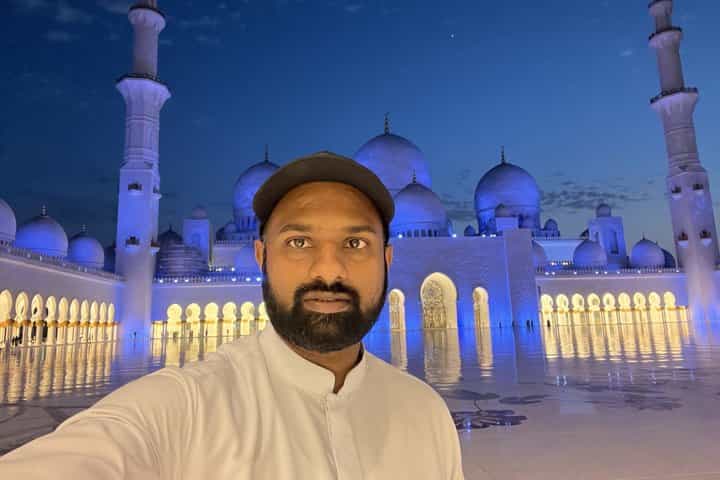 Sheikh Zayed Grand Mosque Tour in Lights Sunset