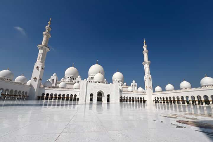 Abu Dhabi City Tour Grand Mosque Emirates Palace Entrance 