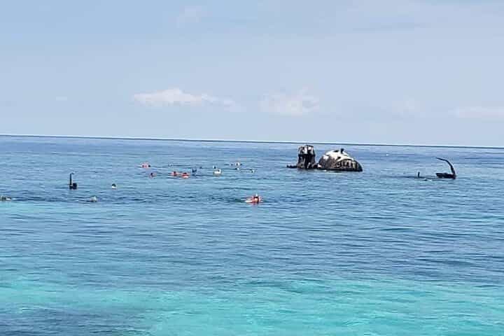 Private Roatan Blue Channel Snorkeling Adventure in West Bay 