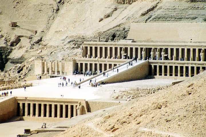 Luxor Valley of the kings, Temple Hatshepsut, colossi of Memnon