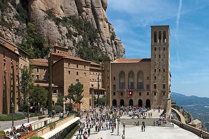  Private Tour a Montserrat + Bodegas Penedés