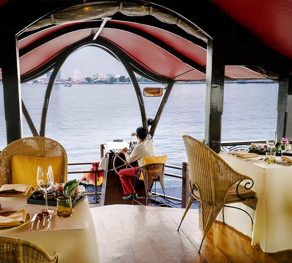 Manohra Luxurious Fine Dining Dinner Cruise with Pre-Canapés