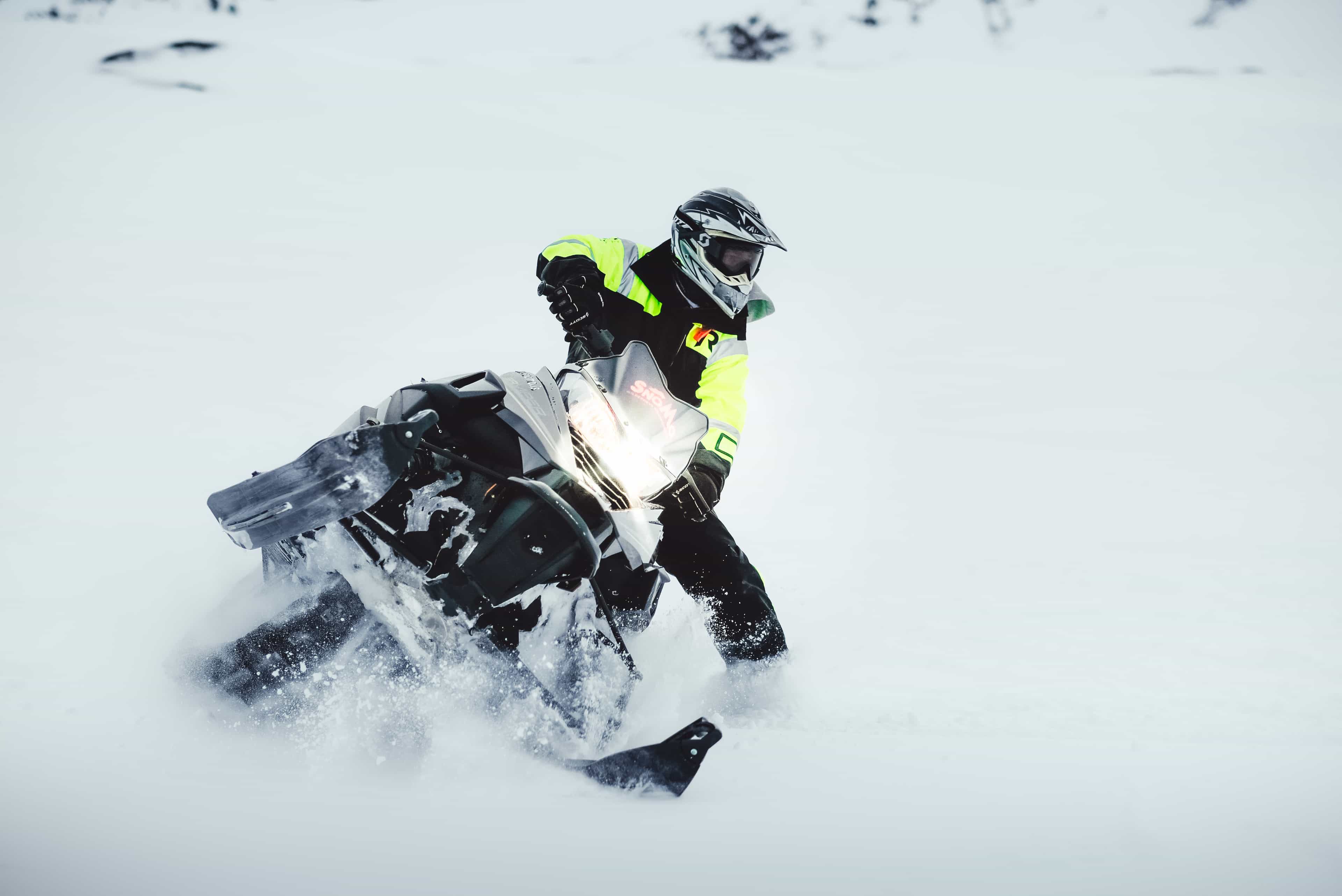 Glacier Rush – Fast pace snowmobile - SnoMo Glacier rush one hour