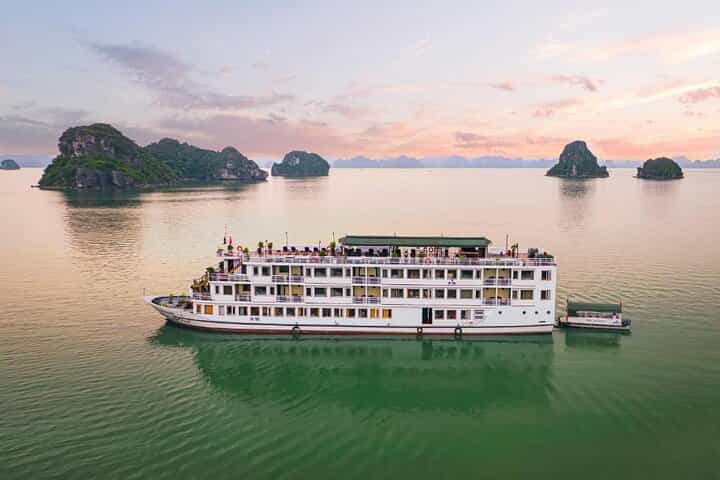 Halong Bay Crown Legend Cruise 2 Day from Hanoi included Transfer