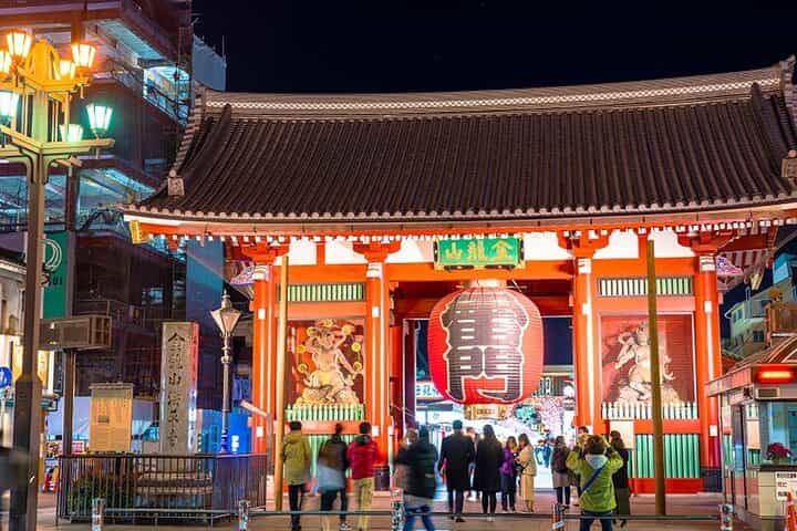 Tokyo : Asakusa Food Tour – 12 Dishes & 3 Drinks