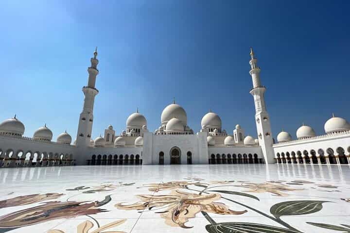 Sheikh Zayed Grand Mosque Tour from Dubai Sunset option Available