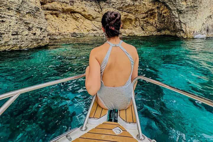 1 Hour Private Boat Tour to Crystal Lagoon and Blue Lagoon Comino