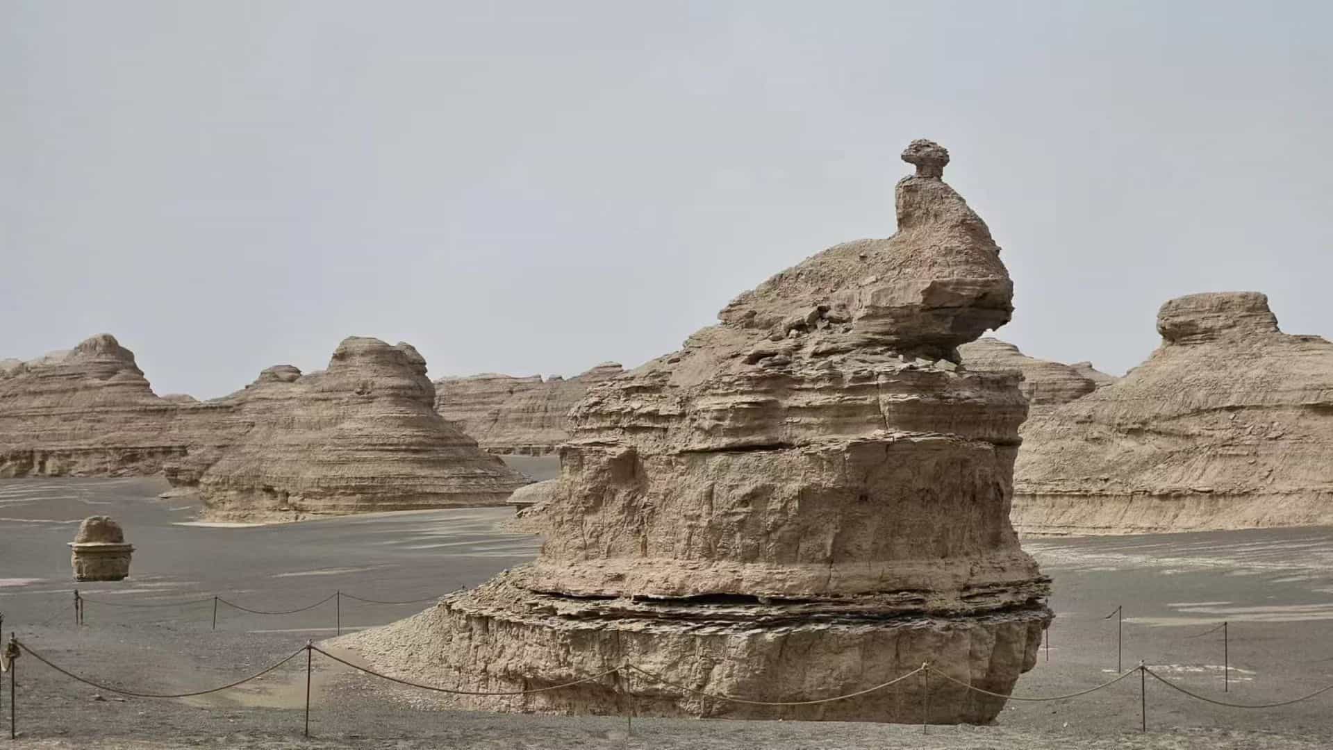 Private Day Trip to Jade Gate Pass, Great Wall Ruin, and Ghost City from Dunhuang