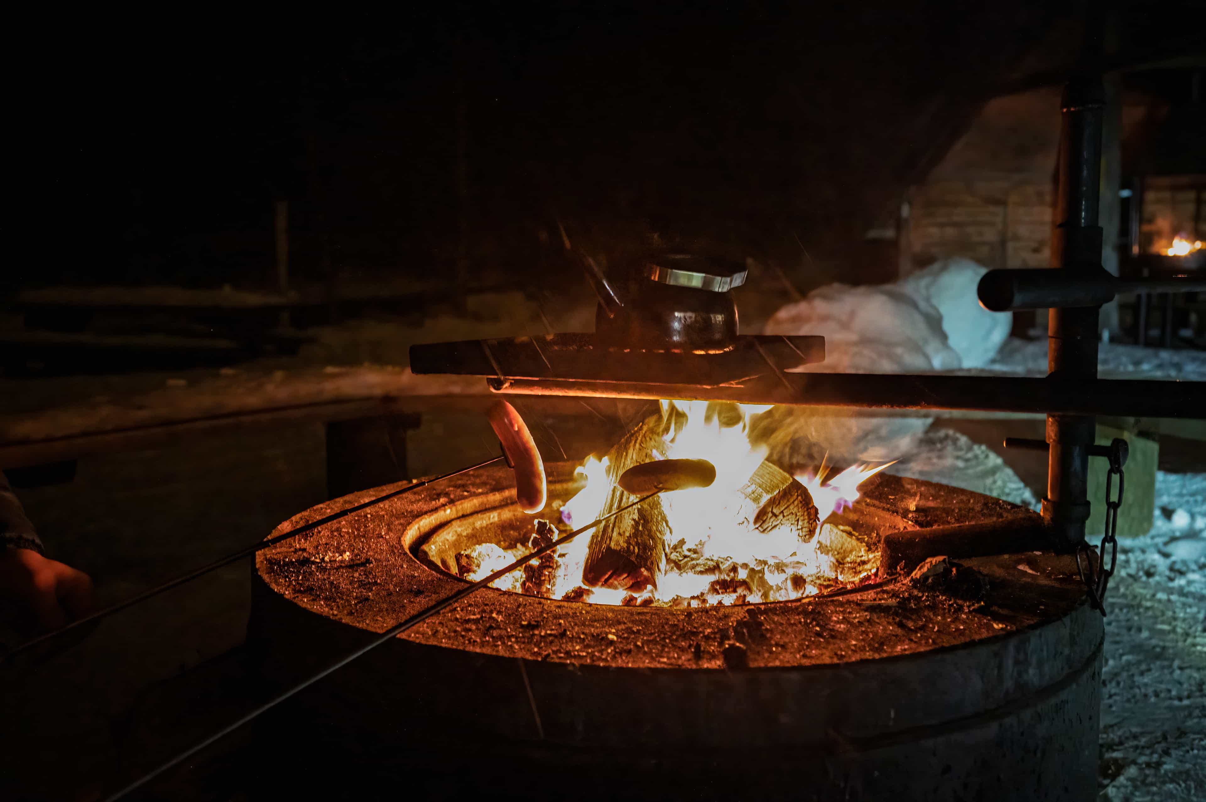 Pure Snowmobile night experience (Small-Group)