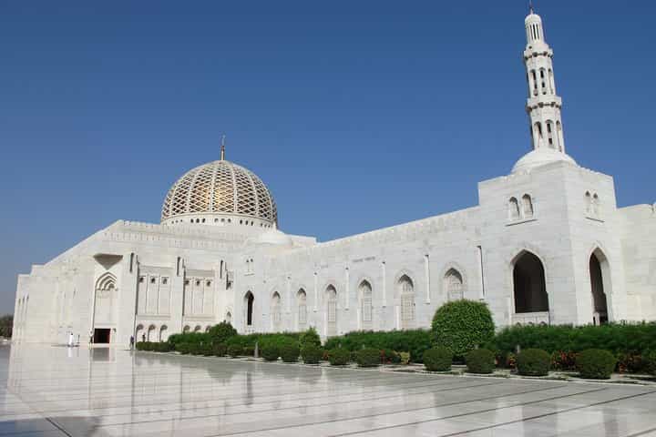 Private Day Trip to Grand Mosque & Nizwa 