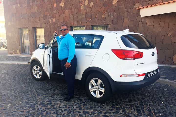 Santiago Island: 1-Way Private Airport Transfer to Tarrafal