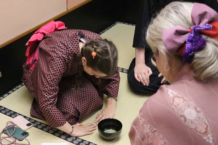Learn Zen of Making tea Matcha,enjyoing Wagashi/Osaka Castle