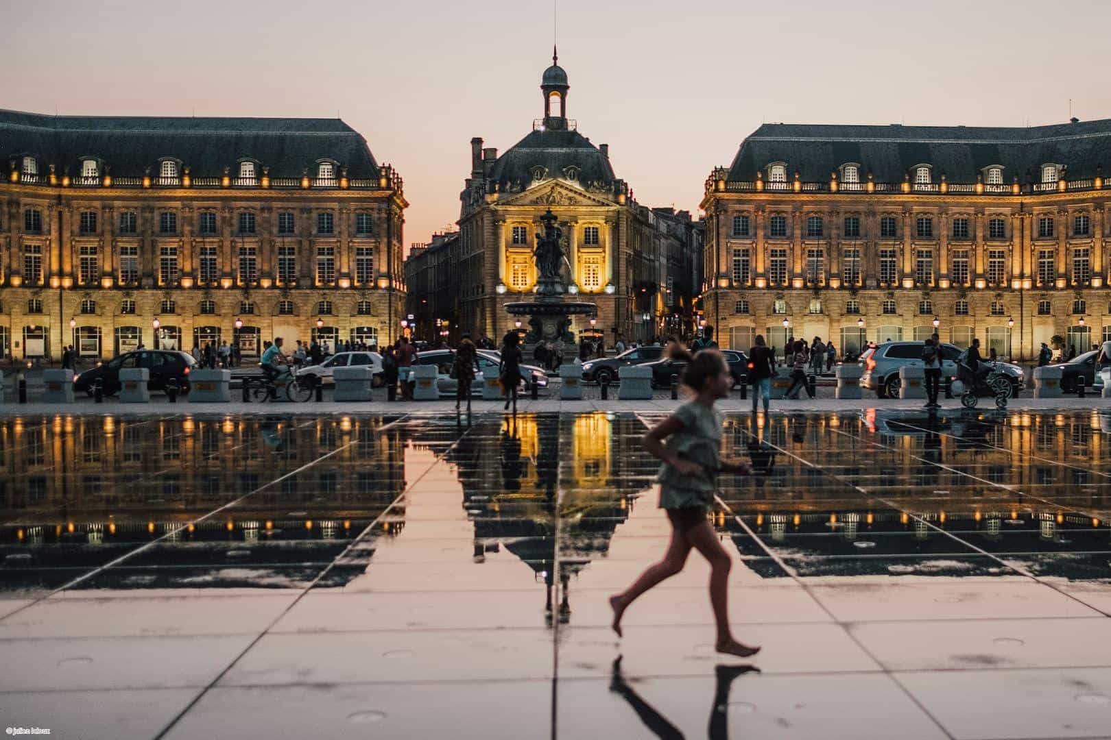Bordeaux: Historic Heart and Highlights In-App Audio Tour