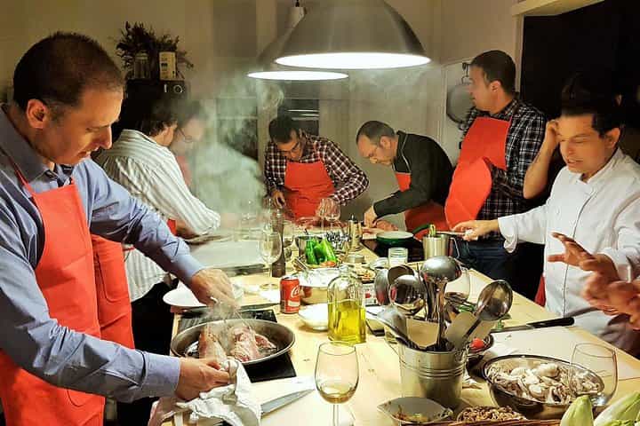 High-quality Cooking Experience: Paella, Tapas tasting & market tour for small groups