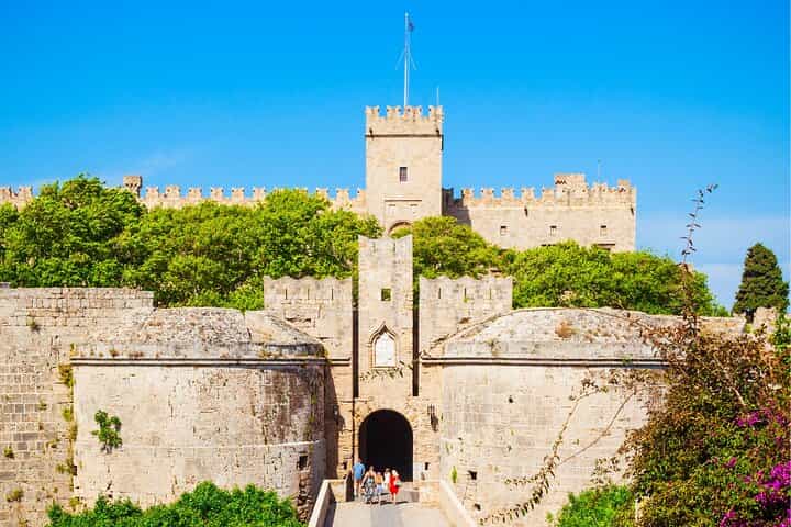 Rhodes Old Town Scavenger Hunt & Self- Guided Audio Walking Tour