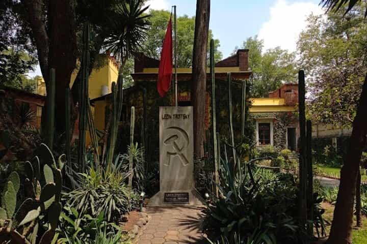 EXCLUSIVE TOUR Leon House Trotsky Museum - small groups