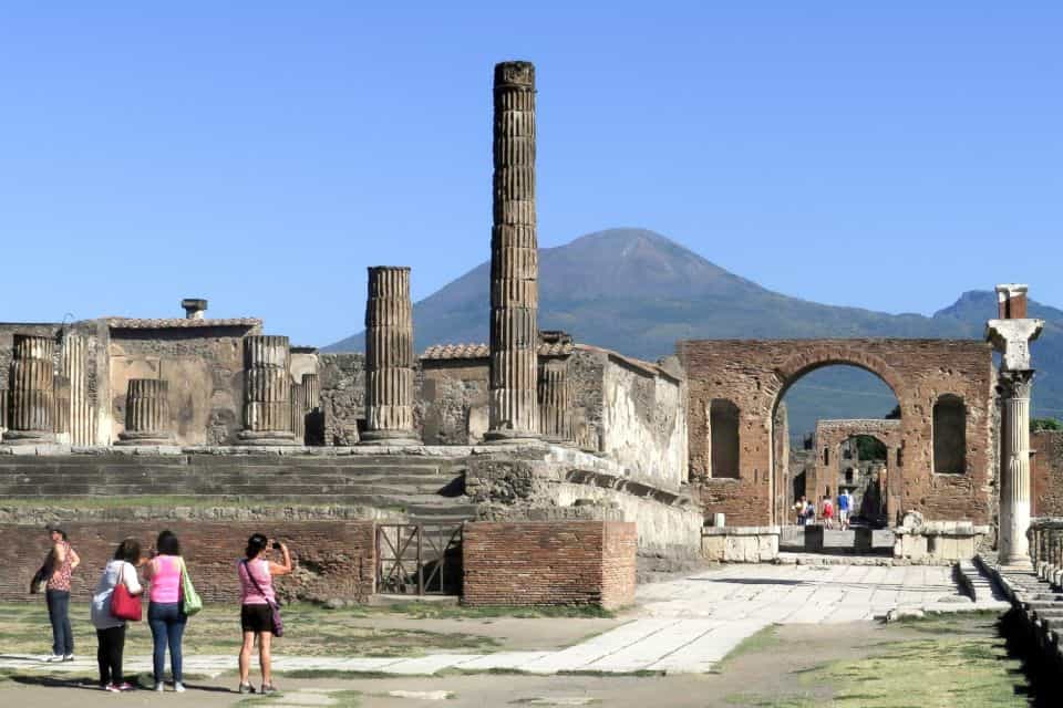 Private Pompeii Tour with Skip-the-Line Tickets and Private Transfer from Positano