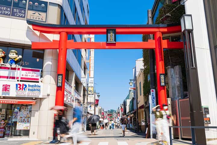 Kamakura: Explore the most famous street & get your favorite