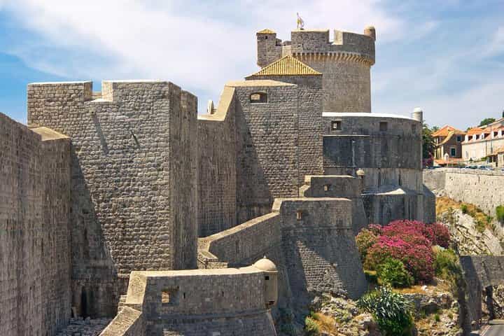 PRIVATE Ancient City Walls & Wars Walking Tour
