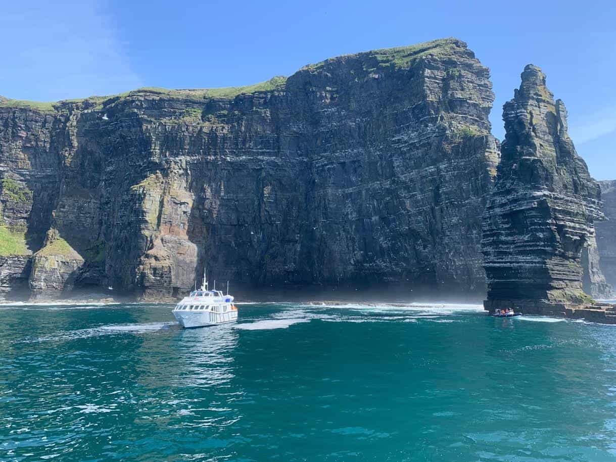 Aran Islands Day Tour from Galway, including Cliffs of Moher Cruise
