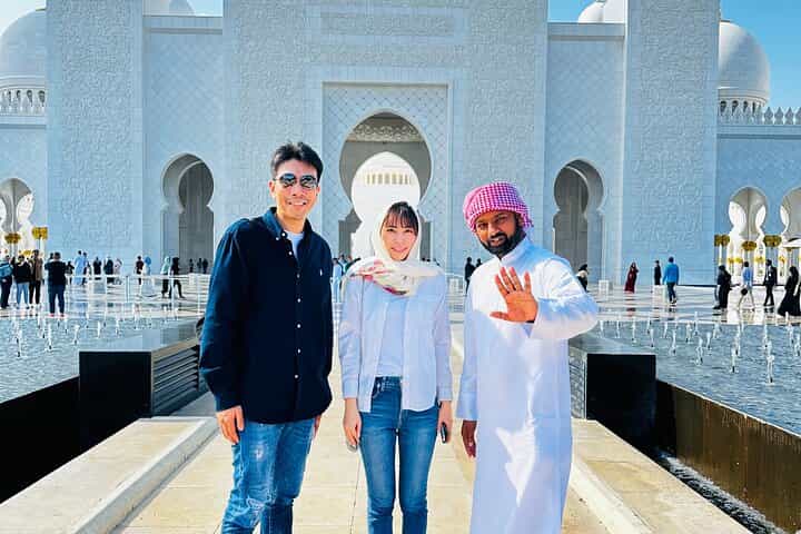 Layover in Abu Dhabi Sightseeing Tour 