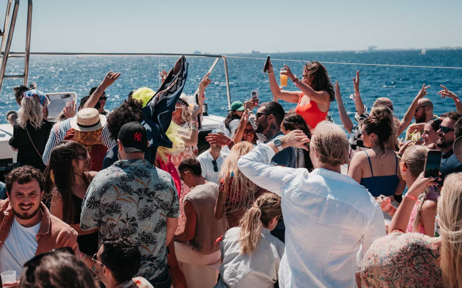 Barcelona Boat Party (Thu, Fri, Sat & Sun) + Nightlife Tour